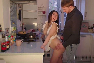 YimingCuriosity-留学生小姐姐被白人小哥操翻精液灌满